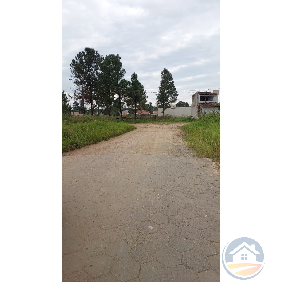 Terreno no bairro Flora Rica II, Lado Linha