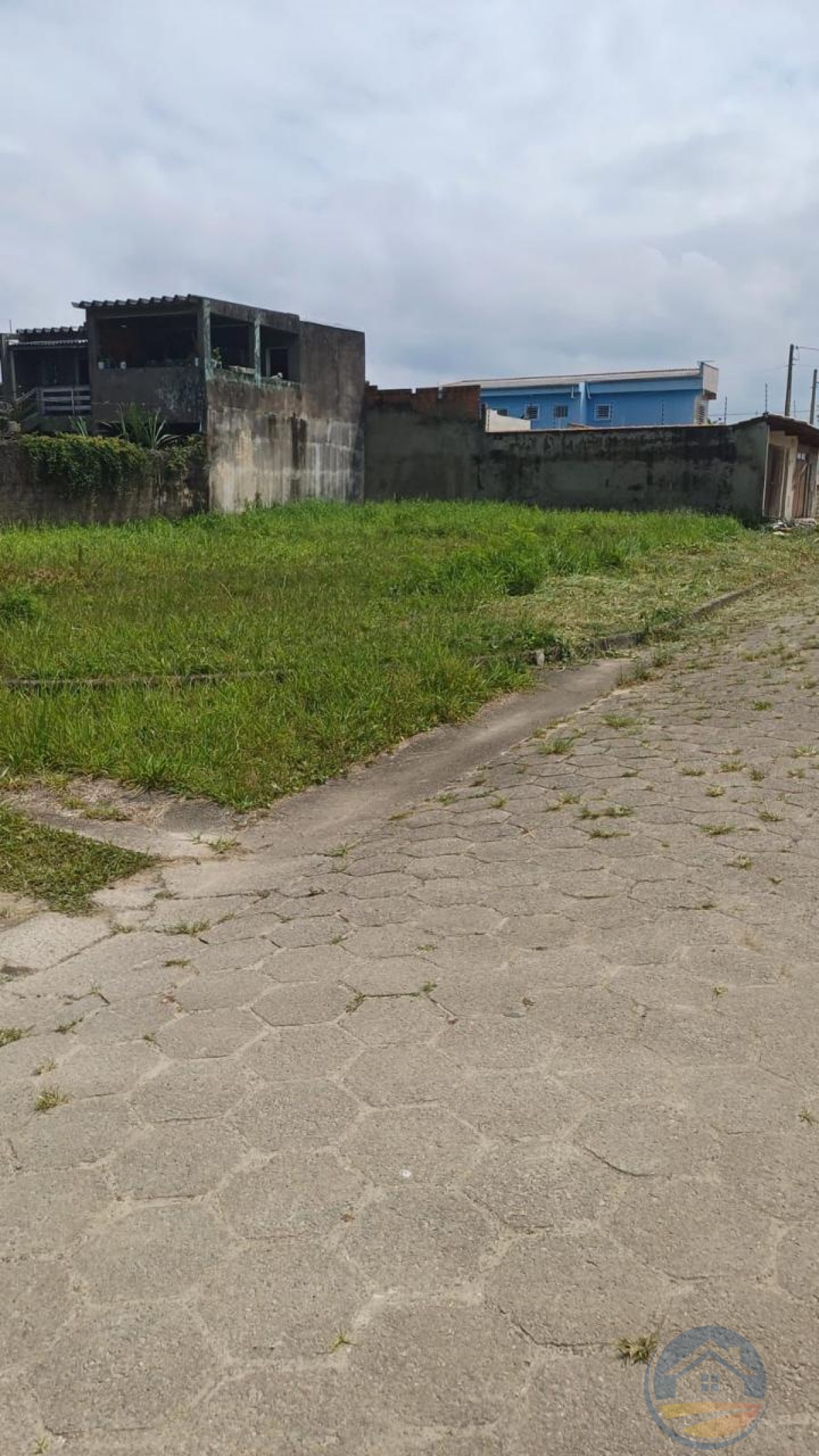 Terreno no bairro cibratel 2, Lado Linha